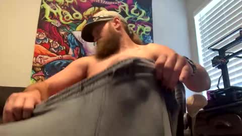 Snapshot of thedude715981 chatting on February 16, 4:32 pm thedude715981 online show from February 16, 4:32 pm