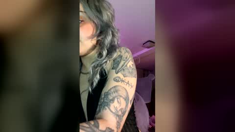 KIng Venus online show from March 22, 4:05 am