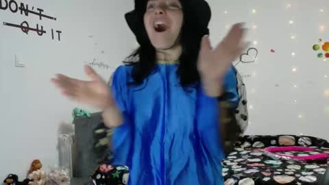 TheFarmergirl online show from October 31, 5:25 pm