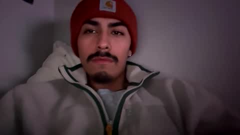 Snapshot of theglorious2002 chatting on November 4, 6:01 am theglorious2002 online show from November 4, 6:01 am