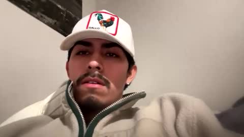 Snapshot of theglorious2002 chatting on November 25, 9:26 pm theglorious2002 online show from November 25, 9:26 pm