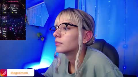 Snapshot of thegodmother_gh chatting on November 8, 3:29 am Peyton online show from November 8, 3:29 am