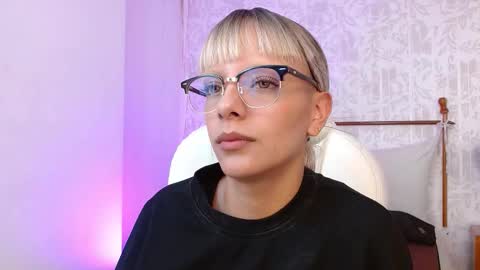 Snapshot of thegodmother_gh chatting on December 2, 3:23 am Peyton online show from December 2, 3:23 am