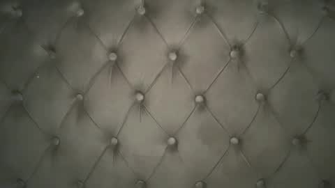 Elle  dont forget to folloW me and thumbs up online show from May 29, 3:32 pm