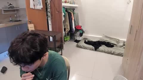 Snapshot of thegreenmagus chatting on October 25, 2:30 am Green online show from October 25, 2:30 am