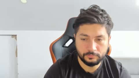 Snapshot of theguardian7 chatting on November 1, 9:11 am theguardian7 online show from November 1, 9:11 am