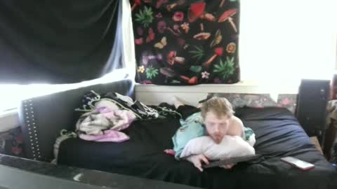 Snapshot of thehotfoxdd chatting on September 25, 4:00 pm fuzzyfox online show from September 25, 4:00 pm