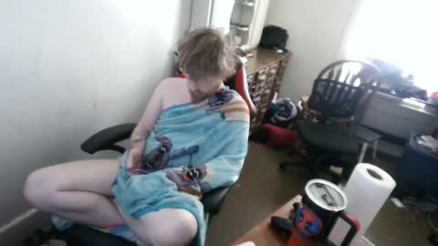 Snapshot of thehotfoxdd chatting on February 10, 5:28 pm fuzzyfox online show from February 10, 5:28 pm