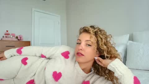 Snapshot of theislandgirl chatting on January 10, 8:04 pm Lily Marie online show from January 10, 8:04 pm