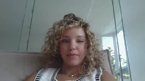 Snapshot of theislandgirl chatting on September 18, 10:12 pm Lily Marie online show from September 18, 10:12 pm