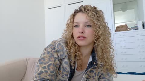 Snapshot of theislandgirl chatting on February 24, 5:55 pm Lily Marie online show from February 24, 5:55 pm