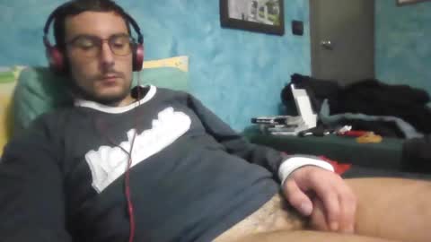 Snapshot of theitalianx95x chatting on December 15, 9:53 pm theitalianx95x online show from December 15, 9:53 pm