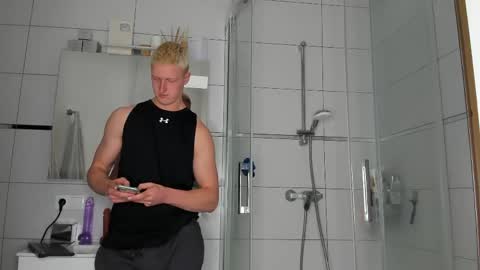Snapshot of thejacob_d chatting on May 28, 4:37 pm thejacob_d online show from May 28, 4:37 pm
