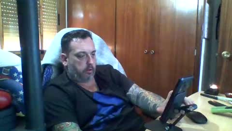 Snapshot of thekier chatting on December 6, 12:49 pm thekier online show from December 6, 12:49 pm