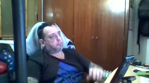 Snapshot of thekier chatting on December 11, 3:15 pm thekier online show from December 11, 3:15 pm