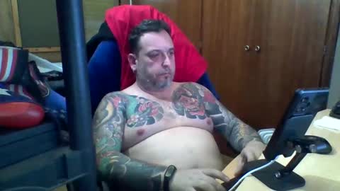 Snapshot of thekier chatting on January 17, 5:08 pm thekier online show from January 17, 5:08 pm
