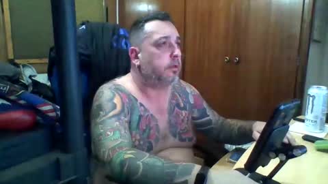 Snapshot of thekier chatting on February 8, 1:00 am thekier online show from February 8, 1:00 am