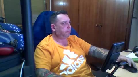 Snapshot of thekier chatting on February 14, 5:36 pm thekier online show from February 14, 5:36 pm