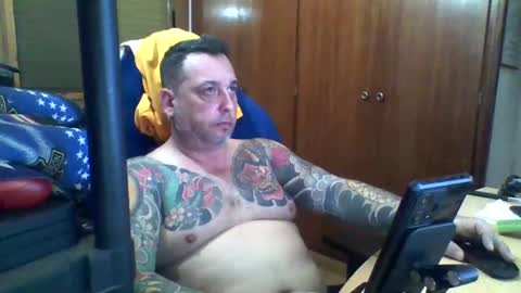 Snapshot of thekier chatting on February 14, 8:37 pm thekier online show from February 14, 8:37 pm