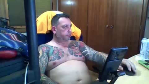 Snapshot of thekier chatting on February 15, 5:50 pm thekier online show from February 15, 5:50 pm