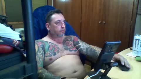 Snapshot of thekier chatting on March 1, 1:11 am thekier online show from March 1, 1:11 am