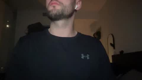 Snapshot of theking_cock chatting on October 27, 1:42 am TheKingCock online show from October 27, 1:42 am