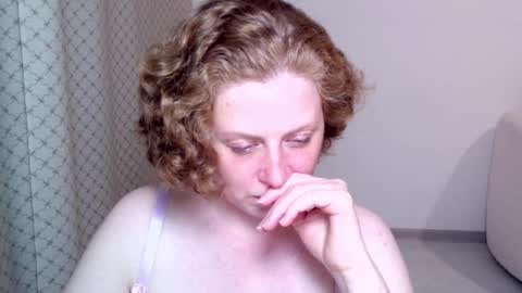 Ella online show from September 28, 7:41 pm