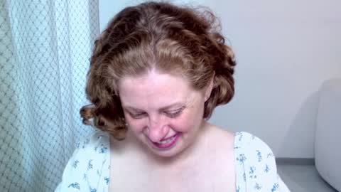 Ella online show from October 17, 8:28 am