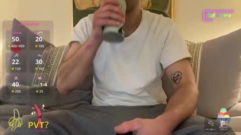 Snapshot of thelevelbelow chatting on December 21, 3:13 am thelevelbelow online show from December 21, 3:13 am