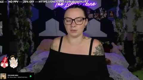 Snapshot of thelilithjane chatting on July 2, 1:05 am Lilith Jane online show from July 2, 1:05 am