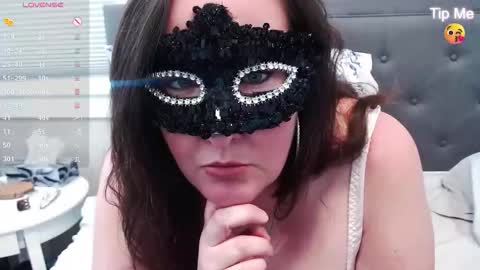 Snapshot of thelipsdown chatting on April 2, 8:28 pm Lacey online show from April 2, 8:28 pm