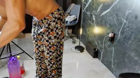 Snapshot of thelitoshowofficial chatting on February 11, 8:30 am thelitoshowofficial online show from February 11, 8:30 am