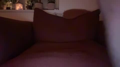 Snapshot of thelondonbear chatting on December 1, 1:21 am thelondonbear online show from December 1, 1:21 am