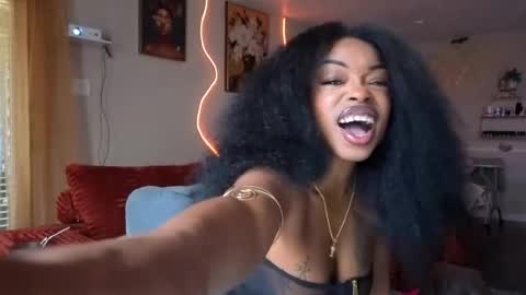 thelovelybrown online show from July 21, 5:26 pm