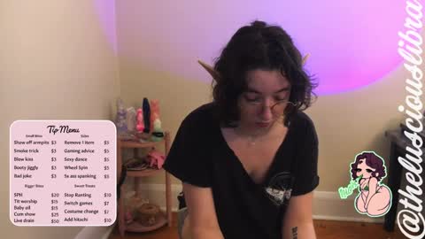 Snapshot of thelusciouslibra chatting on September 15, 7:58 pm thelusciouslibra online show from September 15, 7:58 pm