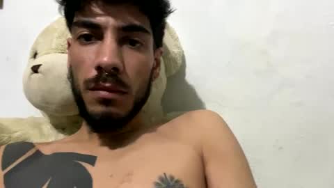 Snapshot of themarttinguyyy chatting on September 26, 3:43 am themarttinguyyy online show from September 26, 3:43 am