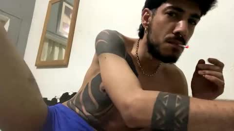 Snapshot of themarttinguyyy chatting on December 18, 5:35 am themarttinguyyy online show from December 18, 5:35 am