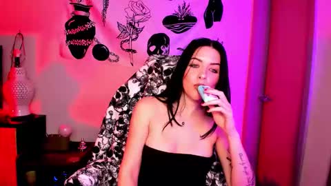 Snapshot of themelrose chatting on November 30, 12:14 am themelrose online show from November 30, 12:14 am