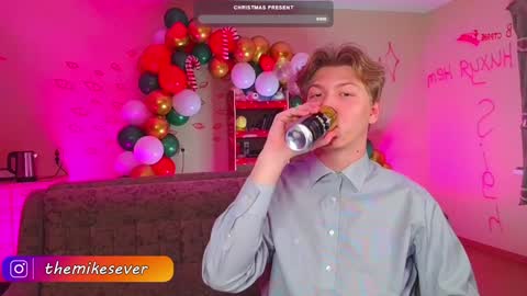 Snapshot of themikesever chatting on December 24, 7:00 pm Sever online show from December 24, 7:00 pm