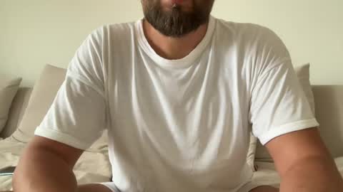 Snapshot of themonarchgoat chatting on July 1, 4:18 pm TheMonarchGoat online show from July 1, 4:18 pm