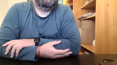 themoontiger online show from December 3, 9:02 pm