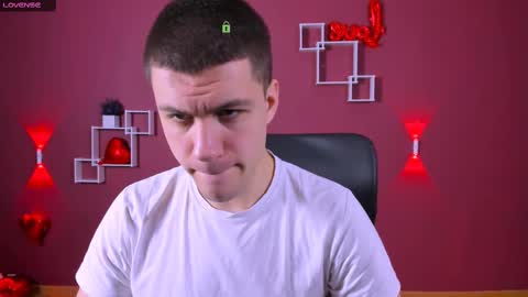 Snapshot of theo_drift chatting on February 18, 8:49 pm theo_drift online show from February 18, 8:49 pm