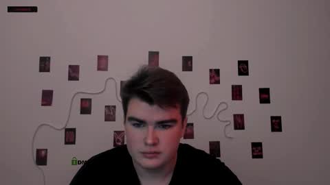 Snapshot of theo_drift chatting on February 26, 8:19 pm theo_drift online show from February 26, 8:19 pm