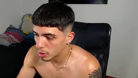 theo_levis online show from March 27, 8:30 pm