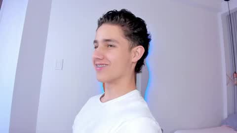 Snapshot of theohawke_ chatting on January 5, 4:38 pm THEO- MATEO online show from January 5, 4:38 pm