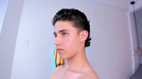 Snapshot of theohawke_ chatting on January 7, 7:59 pm THEO- MATEO online show from January 7, 7:59 pm