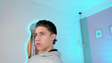 Snapshot of theohawke_ chatting on January 8, 2:03 pm THEO- MATEO online show from January 8, 2:03 pm