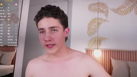 Snapshot of theohawke_ chatting on January 18, 7:26 pm THEO- MATEO online show from January 18, 7:26 pm