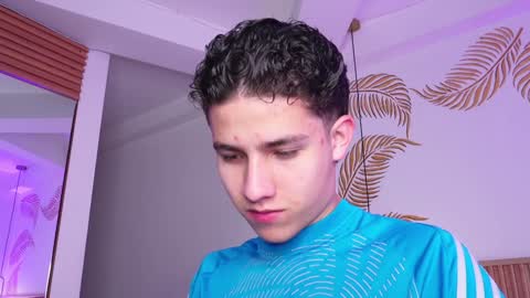 Snapshot of theohawke_ chatting on January 29, 10:05 am THEO- MATEO online show from January 29, 10:05 am