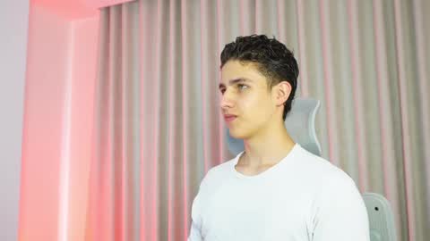 Snapshot of theohawke_ chatting on February 14, 1:18 pm THEO- MATEO online show from February 14, 1:18 pm